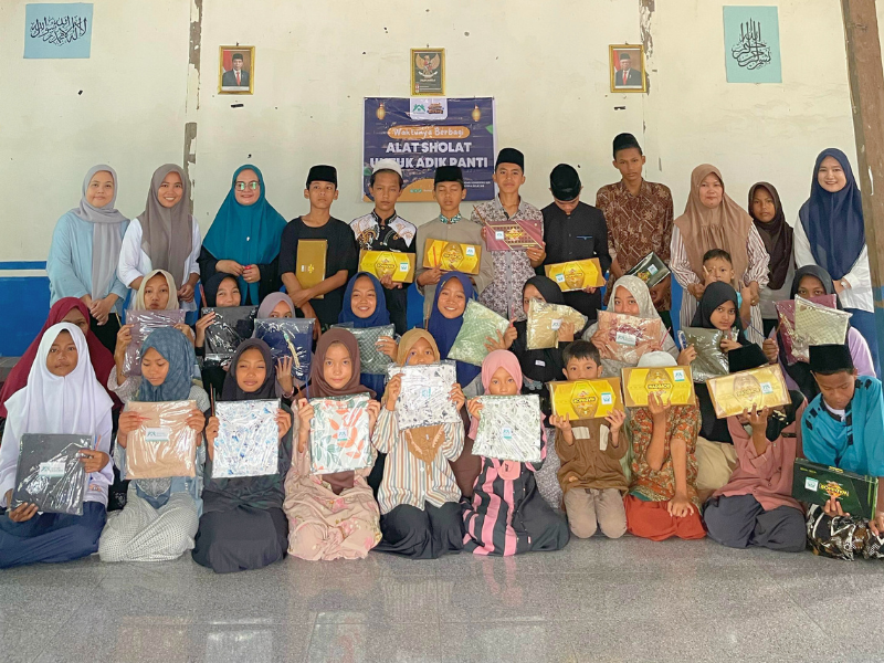 Kebahagiaan Ramadan: Penyaluran Alat Ibadah untuk 65 Adik Yatim di Sumatera Selatan dan Papua