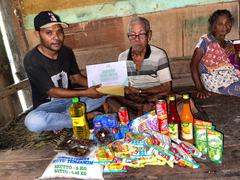 Rumah Anak Bisa, Salurkan Bantuan untuk Kakek Latif dari #Sahabatpeduli