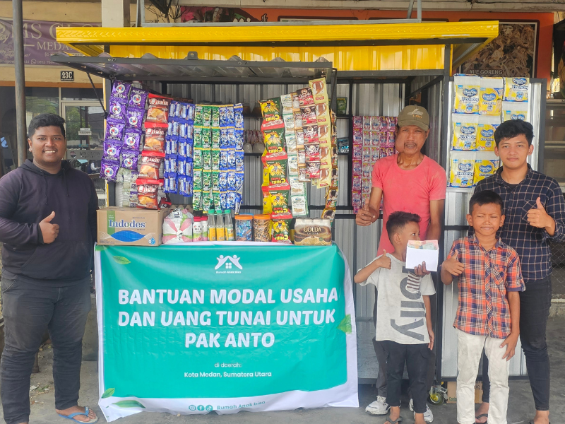 Bantu Pak Anto Penjual Tisu dengan Tumor, Rumah Anak Bisa Serahkan Kios dan Dana Usaha
