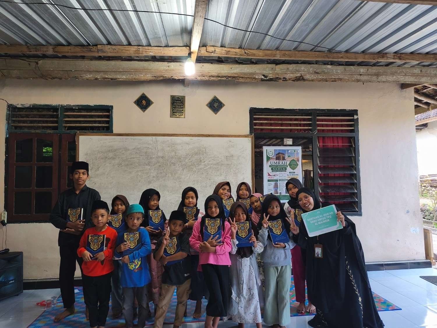 Hadirkan Kemudahan Mengaji, Al-Qur’an dan Rekal Disalurkan untuk Adik-adik Pelosok